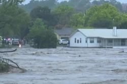 美国得克萨斯州“灾难性”洪水已致13人死亡，约23人失踪