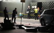 美国洛杉矶一车辆冲撞人群致30人受伤，司机遭围殴中枪