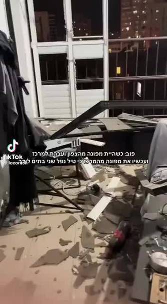 视频丨伊朗总统视察遭以军轰炸的国家电视台大楼 第1张